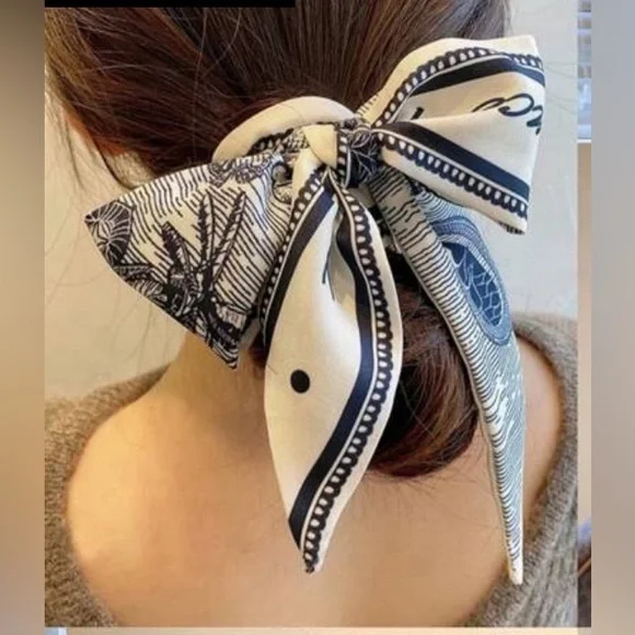 3/$25 NWOT Blue Twill Scarf - Picture 12 of 14